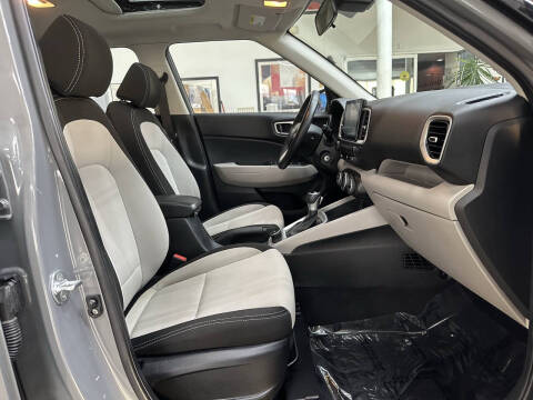 2022 Hyundai Venue SEL