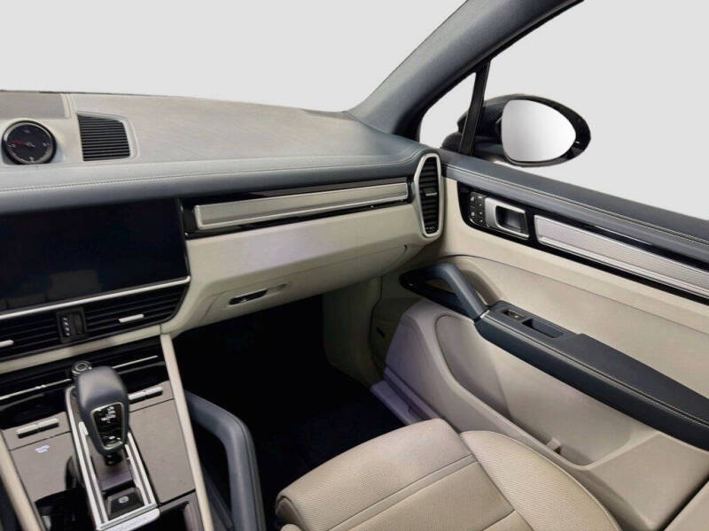 2023 Porsche Cayenne