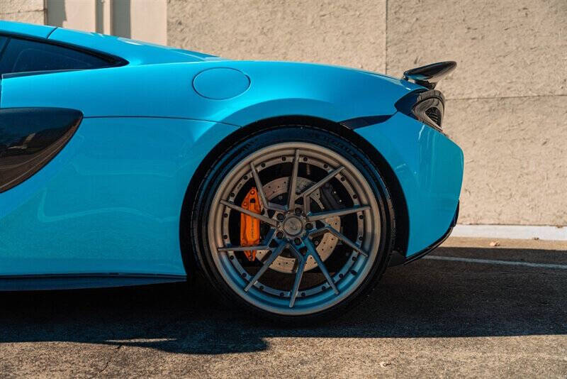 2017 McLaren 570GT