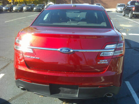 2015 Ford Taurus SEL