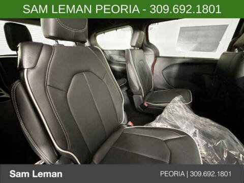 2027 Chrysler Pacifica Limited