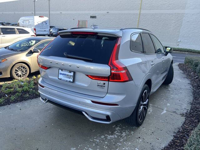 2025 Volvo XC60 B5 Plus Dark Theme