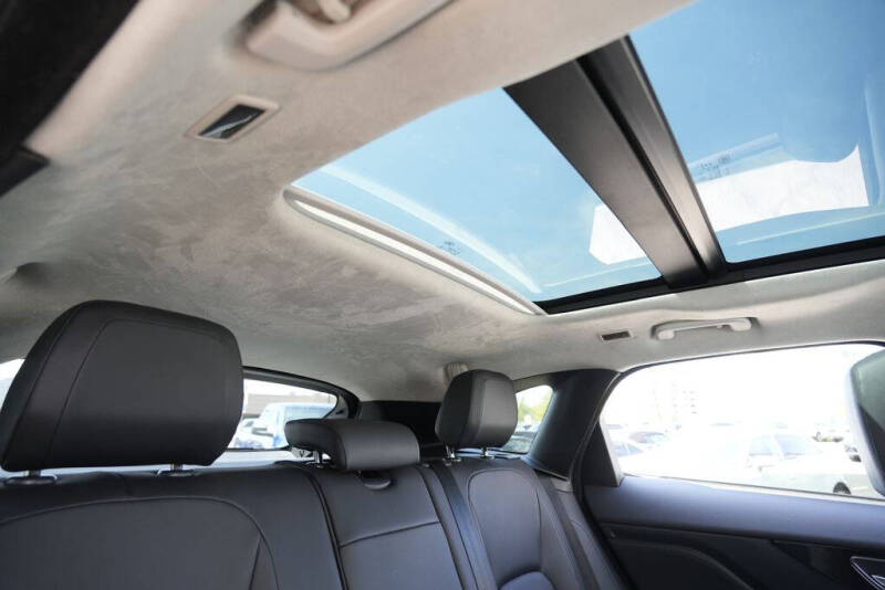 2019 Jaguar F-PACE 25t Premium