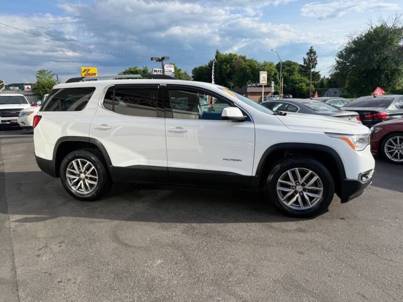 2017 GMC Acadia SLE-2
