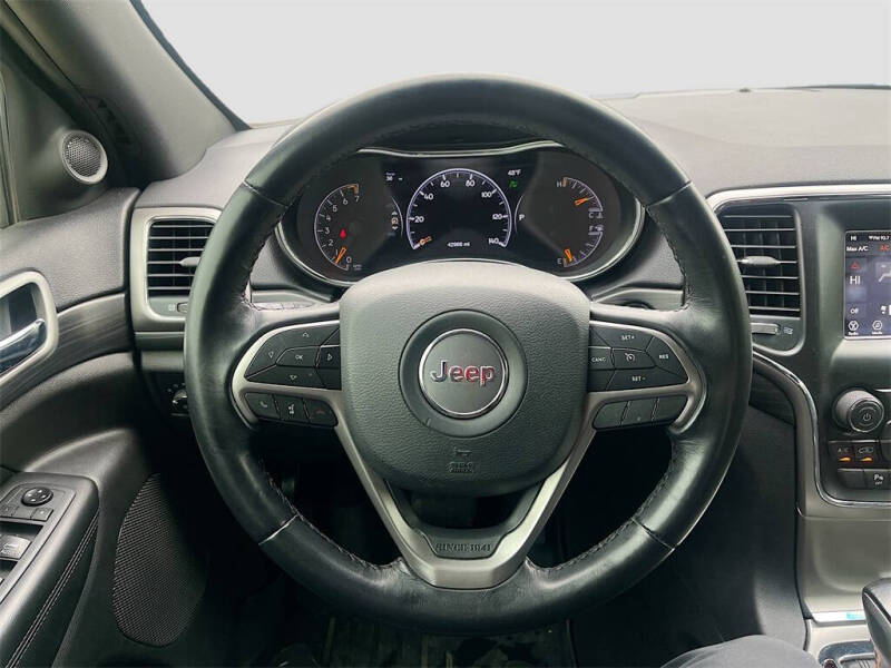 2020 Jeep Grand Cherokee Laredo E