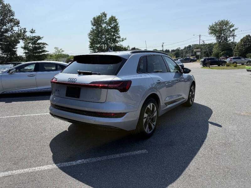 2021 Audi e-tron quattro Premium