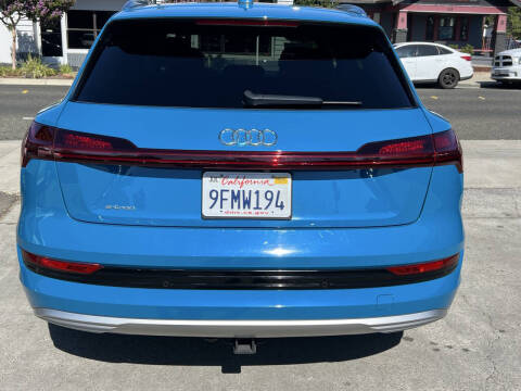 2019 Audi e-tron quattro Premium Plus