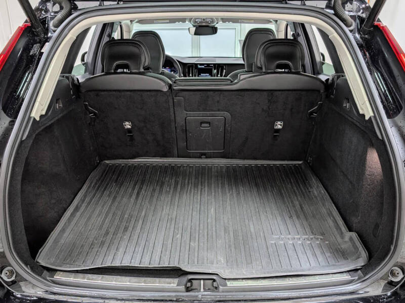 2023 Volvo XC60 B5 Core