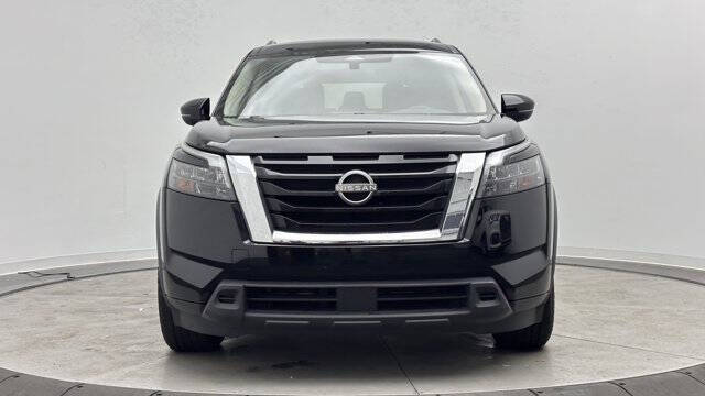 2023 Nissan Pathfinder SV