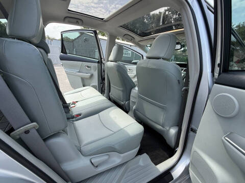 2013 Toyota Prius v Five