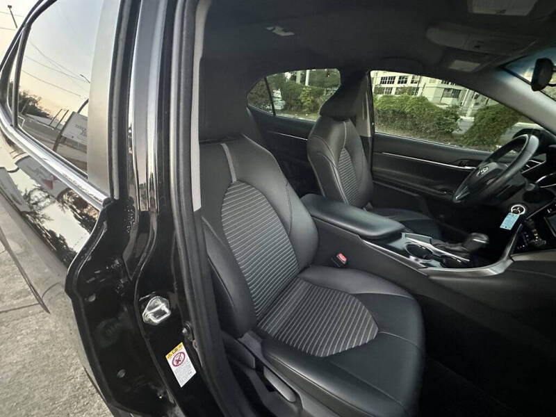 2018 Toyota Camry SE