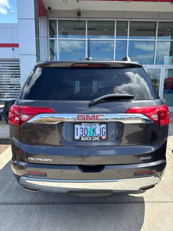 2017 GMC Acadia Denali