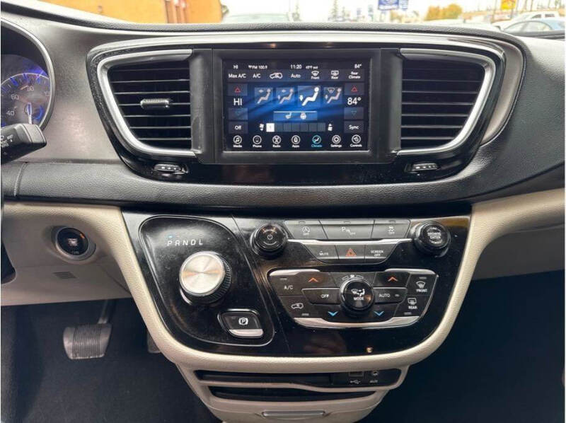 2020 Chrysler Pacifica Touring L