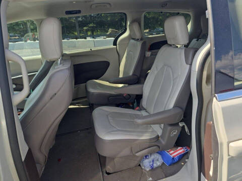 2017 Chrysler Pacifica Touring-L