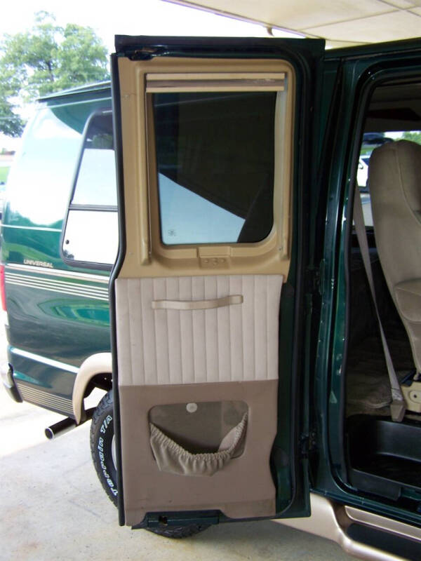2000 Ford E-Series E-150
