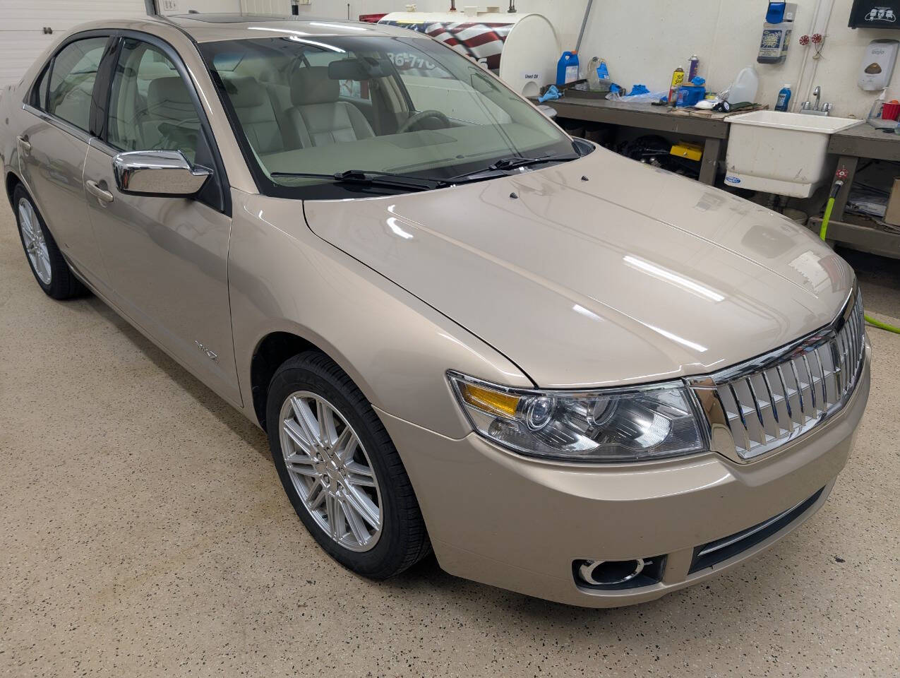 Champagne 2007 Lincoln MKZ Base 4dr Sedan 2