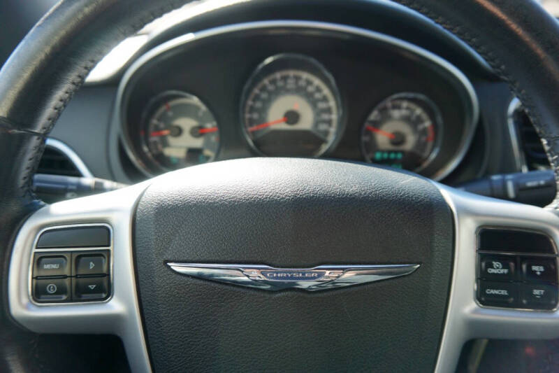 2012 Chrysler 200 Touring