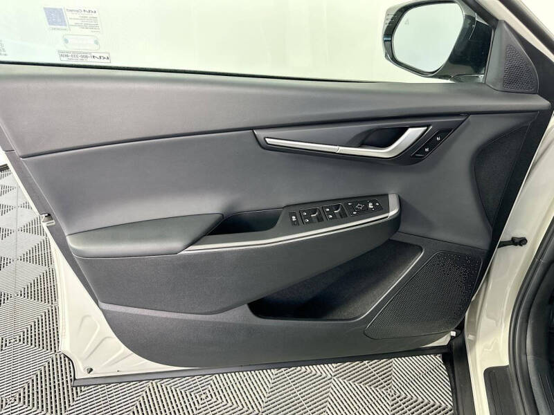 2024 Kia EV6 Light