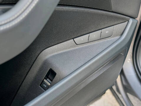 2021 Audi e-tron quattro Premium