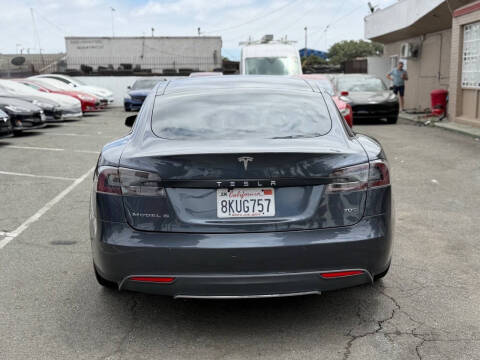 2016 Tesla Model S 70D