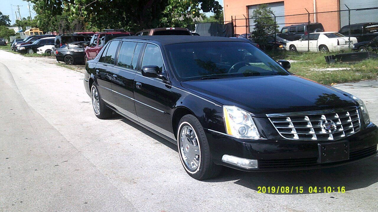 2010 Cadillac DTS Limousine - $12,950