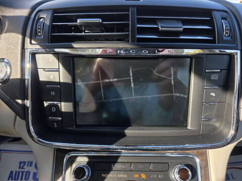 2017 Lincoln Continental Select