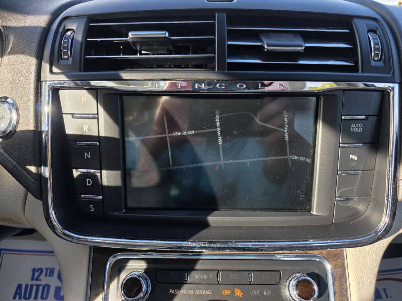 2017 Lincoln Continental Select