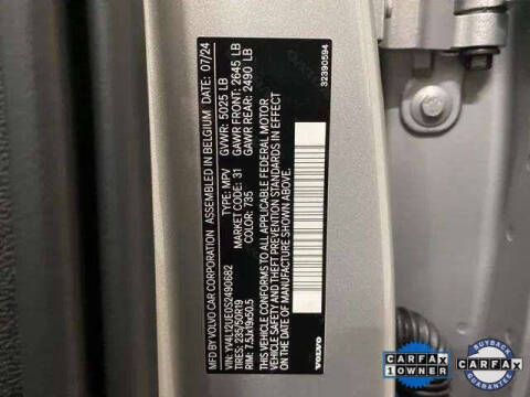 2025 Volvo XC40 B5 Plus Bright Theme