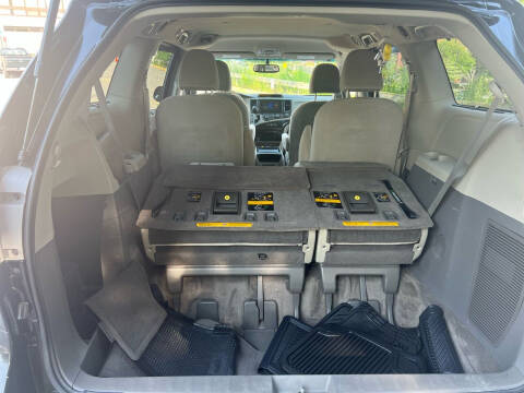 2011 Toyota Sienna LE 7-Passenger