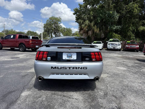 2004 Ford Mustang GT Deluxe