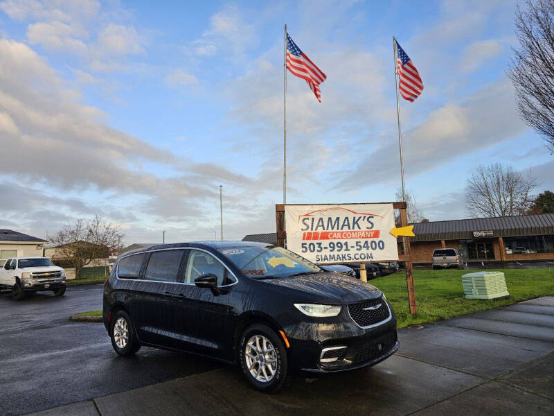 2024 Chrysler Pacifica Touring L's photo