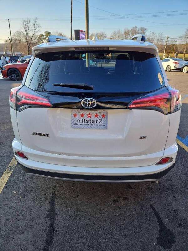 2017 Toyota RAV4 SE photo 6