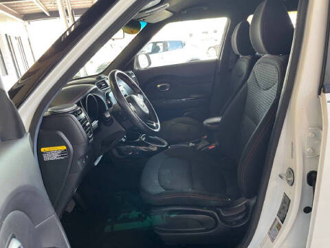 2016 Kia Soul +