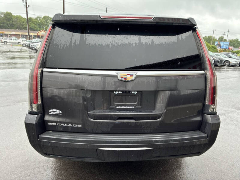 2017 Cadillac Escalade ESV Luxury