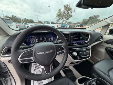 2024 Chrysler Pacifica Touring L