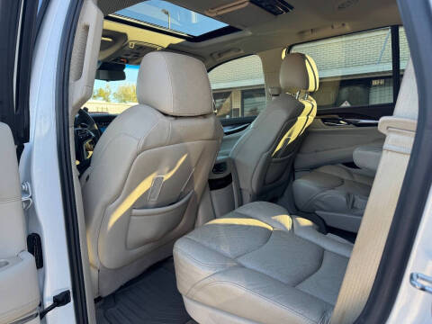 2017 Cadillac Escalade Luxury