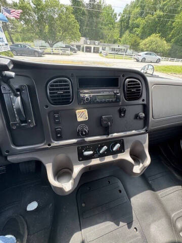 2017 Freightliner M2 106