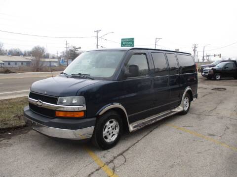 2005 Chevrolet Express for sale at RJ Motors in Plano IL