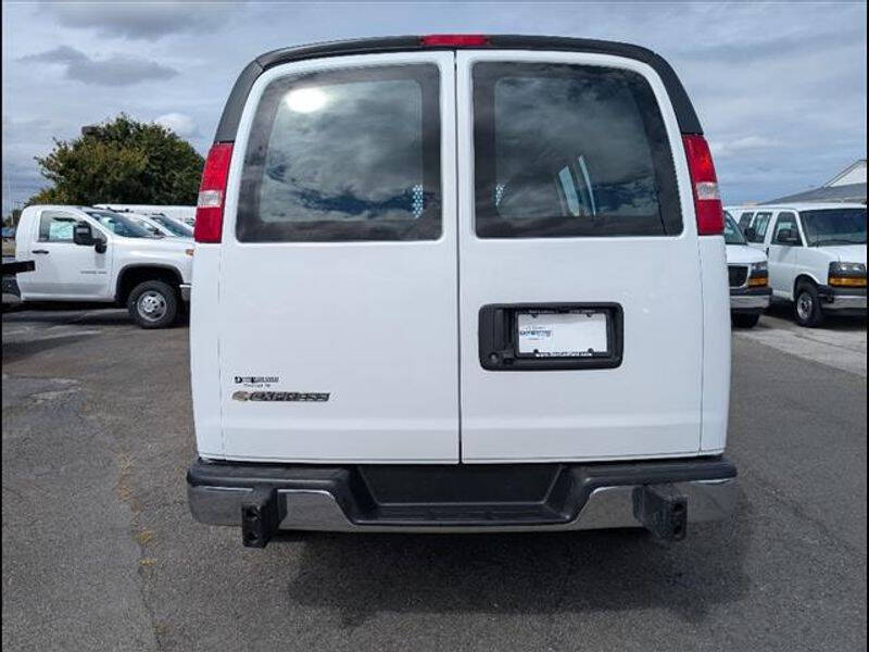 2023 Chevrolet Express 2500
