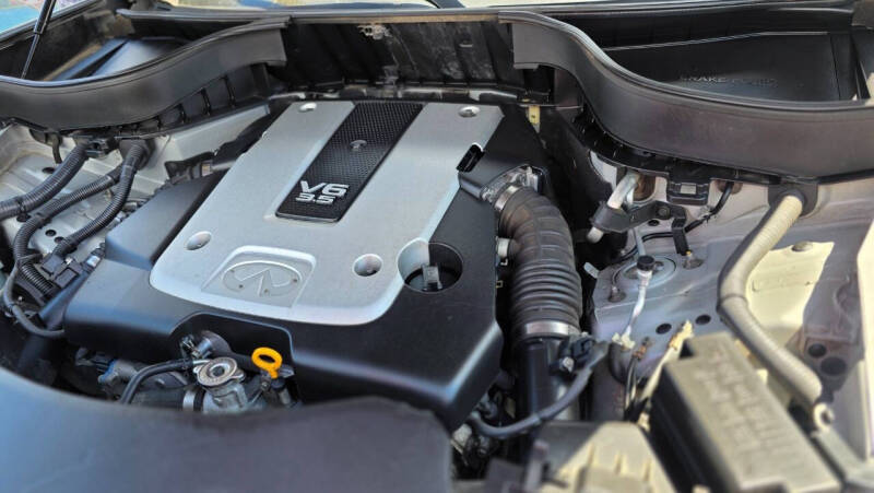 2011 Infiniti FX35