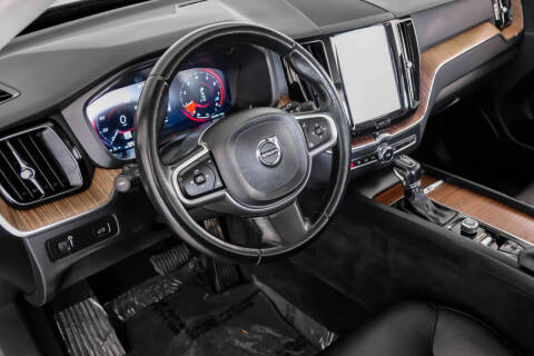 2021 Volvo XC60 T5 Momentum