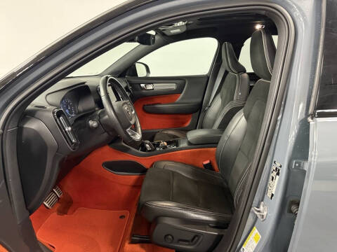 2021 Volvo XC40 T5 R-Design