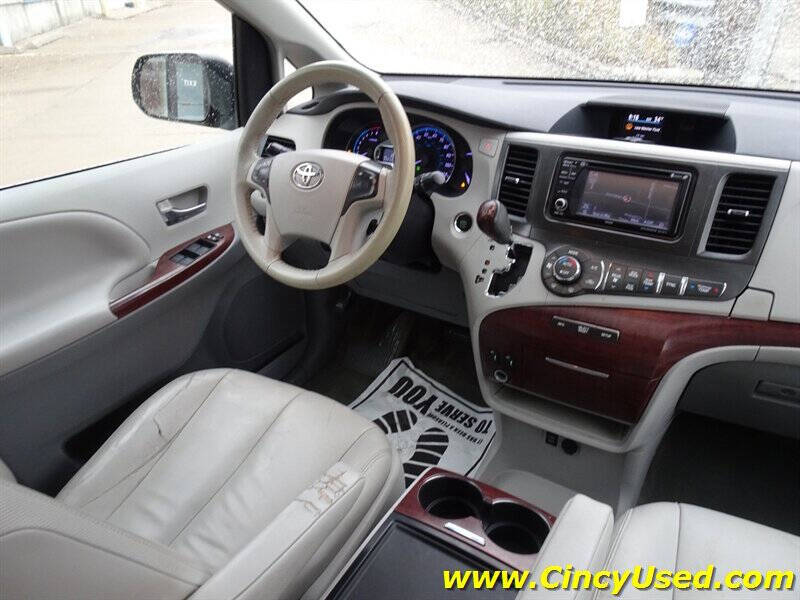 2014 Toyota Sienna XLE 8-Passenger