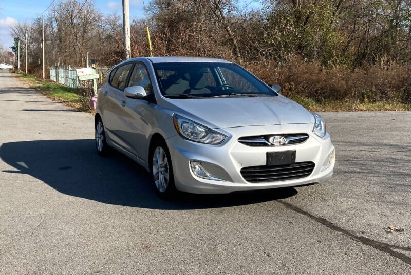 2012 Hyundai Accent SE