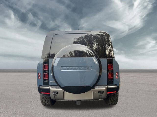 2025 Land Rover Defender 90 P400 X-Dynamic SE