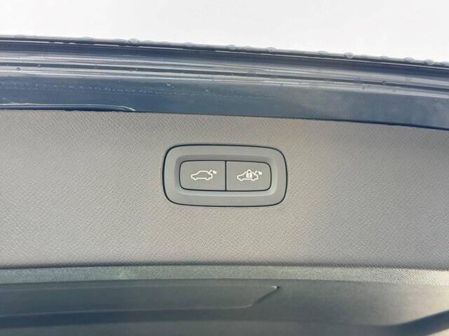 2026 Volvo XC90 B6 Ultra Dark 6P