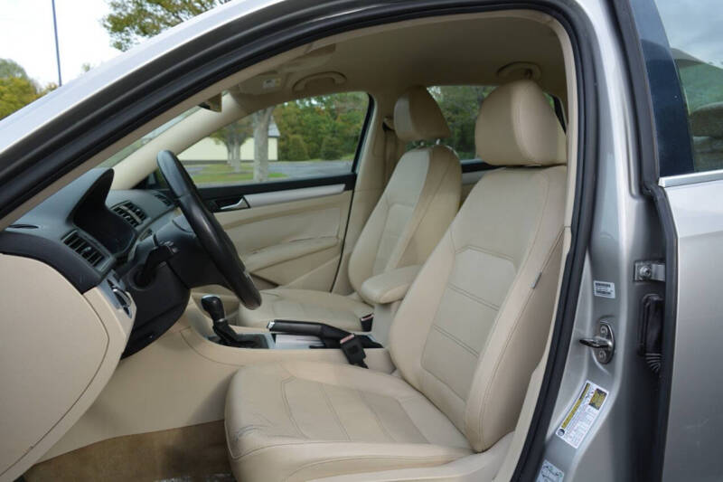 2012 Volkswagen Passat SE