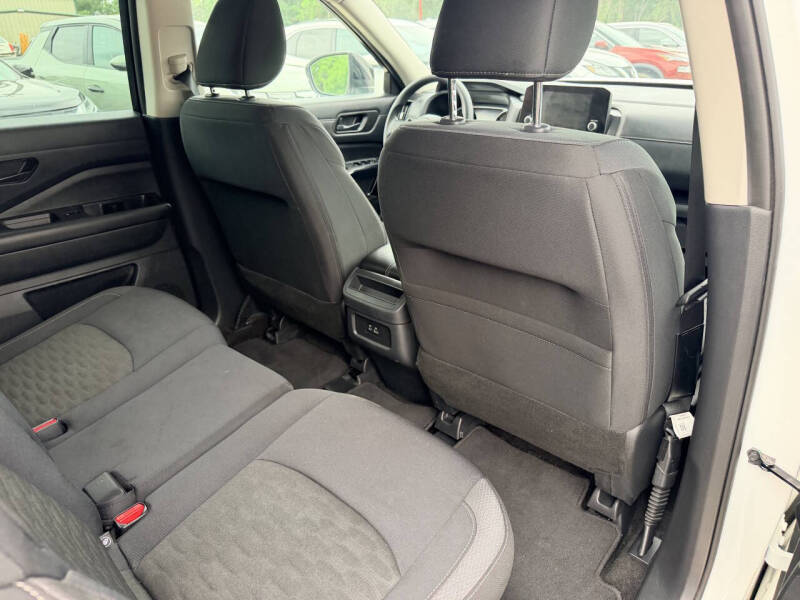 2025 Nissan Pathfinder S