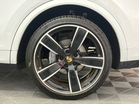 2022 Porsche Cayenne Coupe Platinum Edition