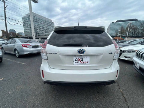 2017 Toyota Prius v